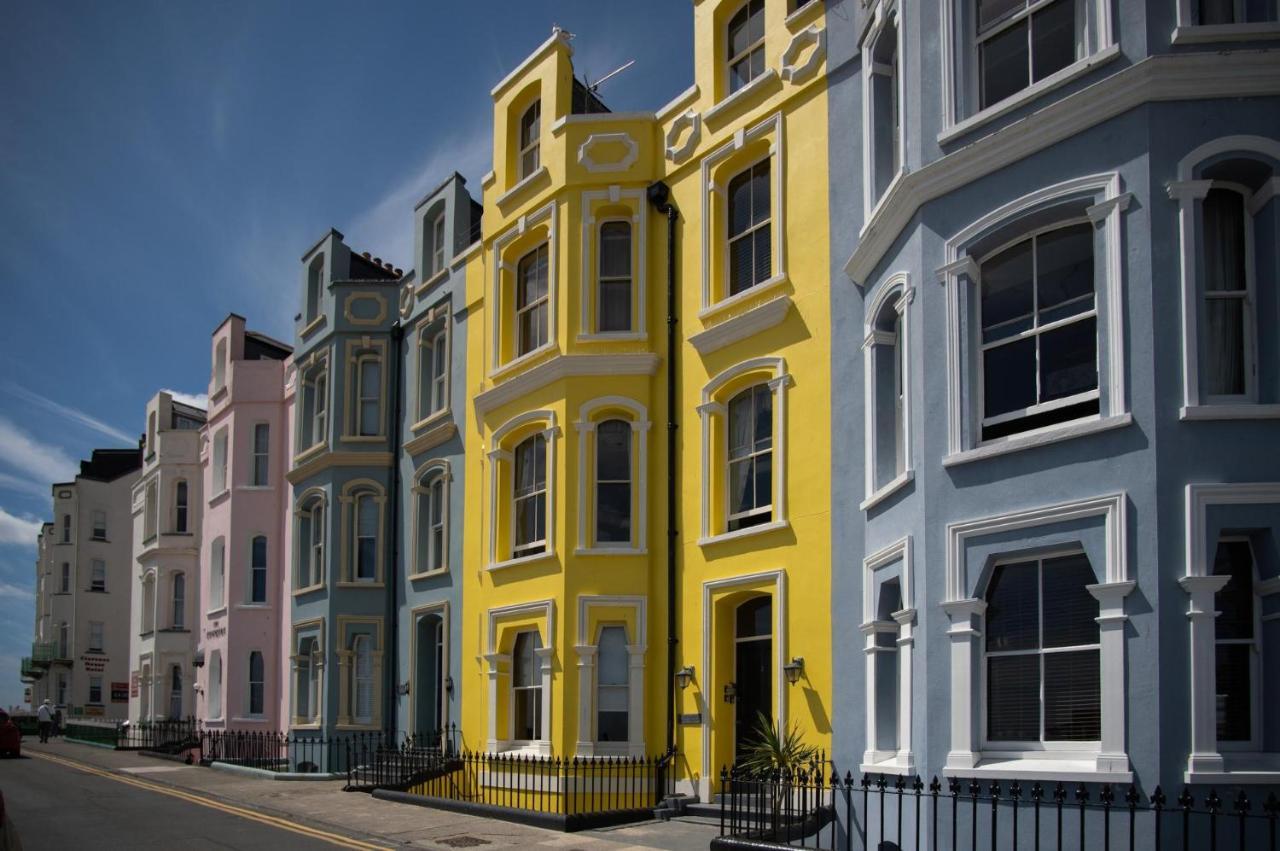 The Nest - 1 Bedroom Apartment - Tenby Bagian luar foto