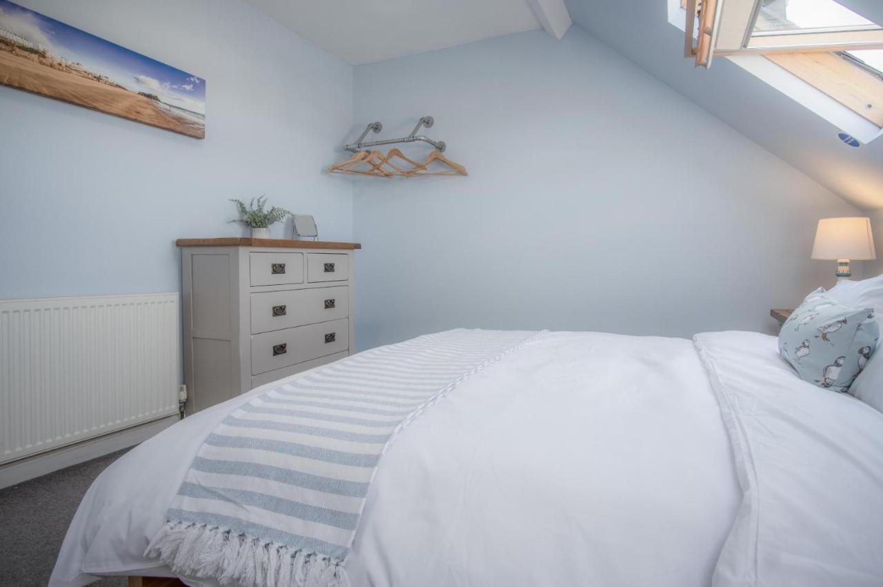 The Nest - 1 Bedroom Apartment - Tenby Bagian luar foto